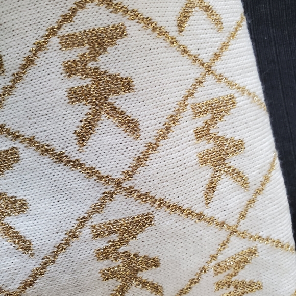 SOLD....💲⬇️Michael Kors hat/scarf set - Picture 3 of 4